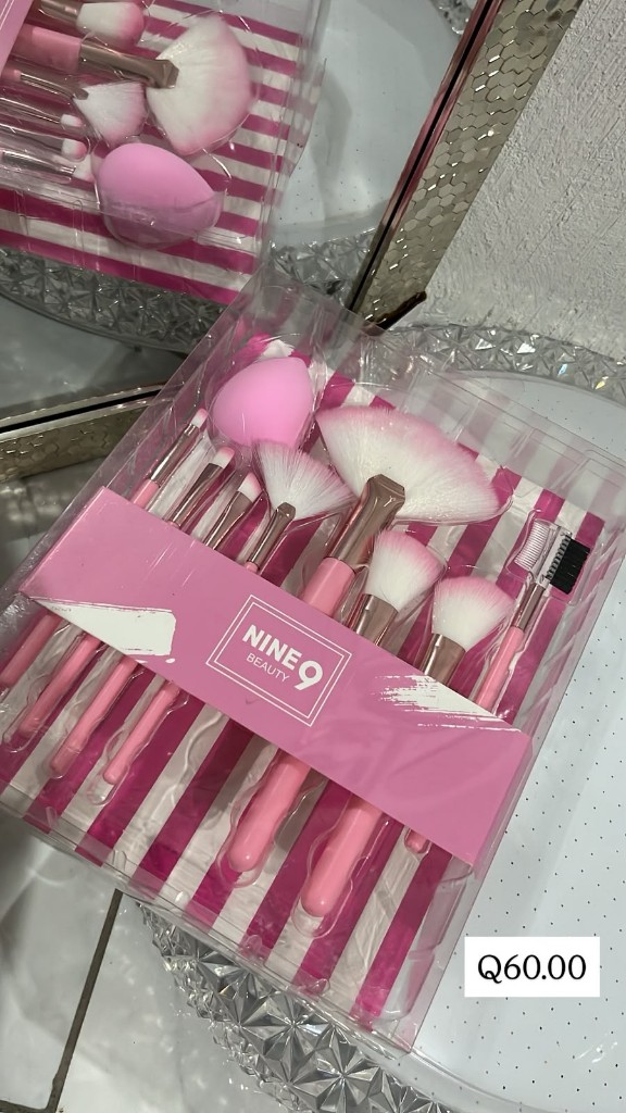Nine 9 brochas rosas