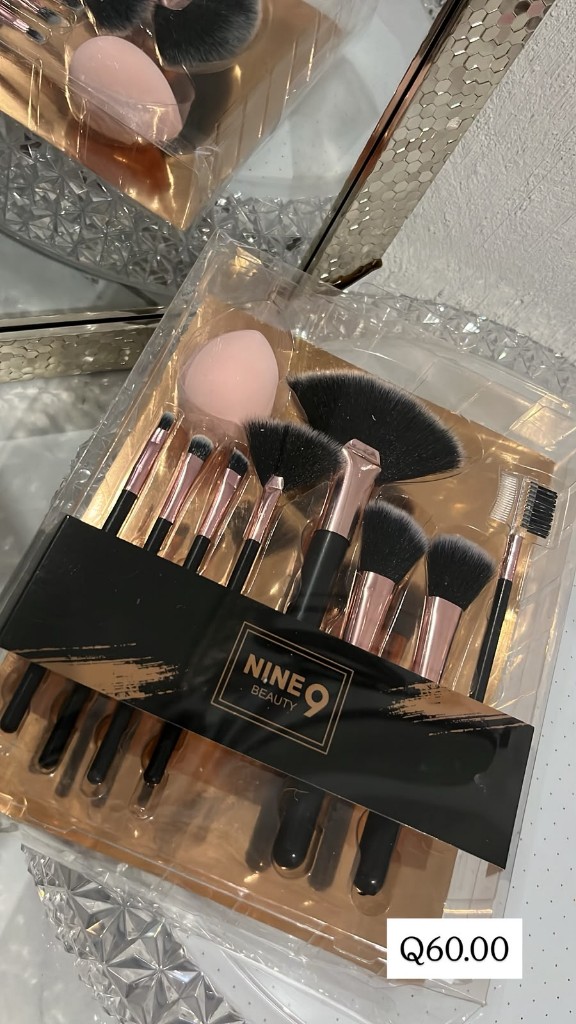 Nine9 Beauty set brochas y esponja