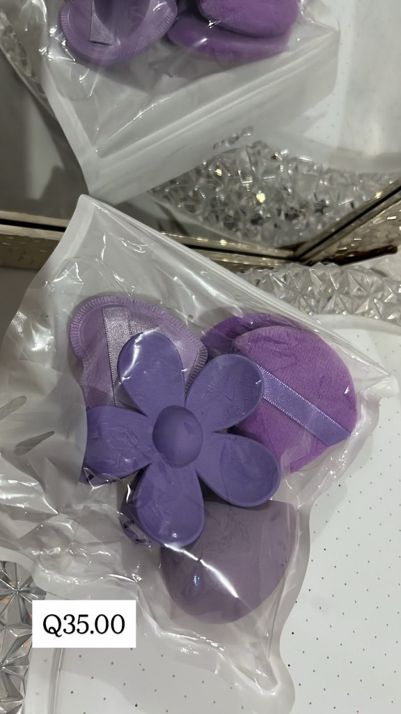 Esponjas de maquillaje moradas