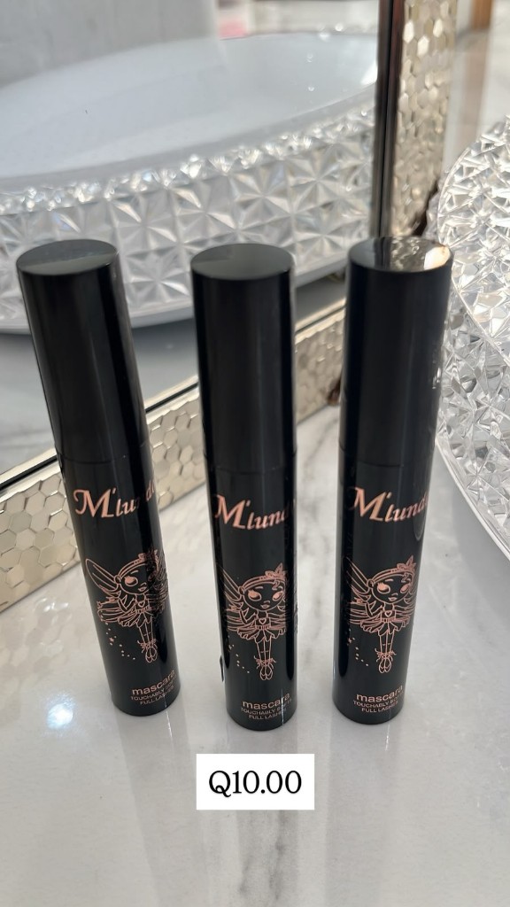 Miuma mascara negra
