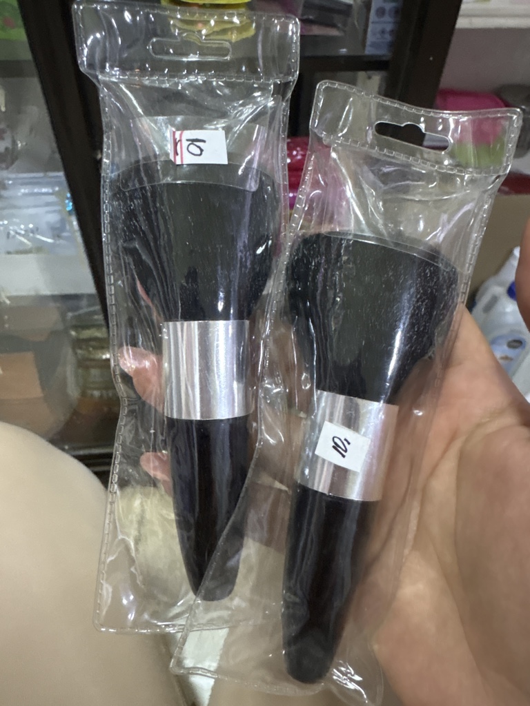 Brocha maquillaje negra