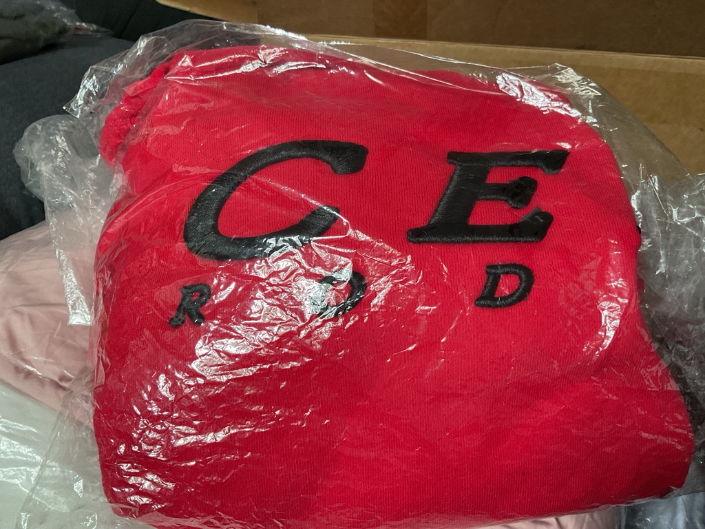 Sudadero CEF Rojo Bordado Frontal Negro
