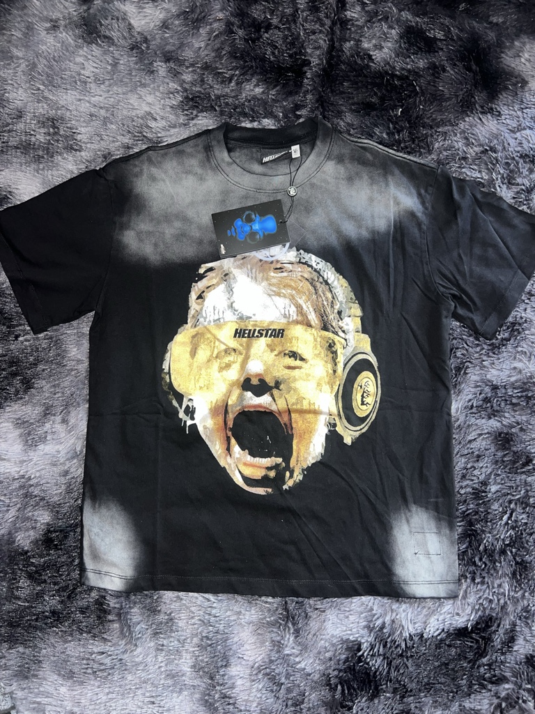 HELLSTAR playera negra niño gritando