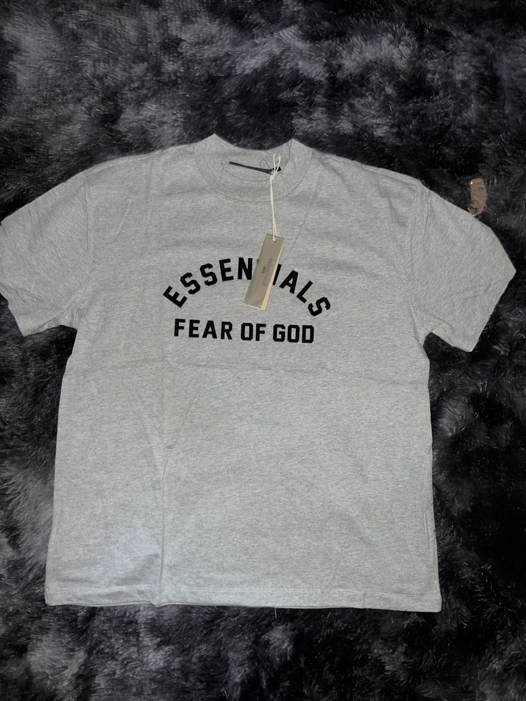Fear of God Essentials letras negra