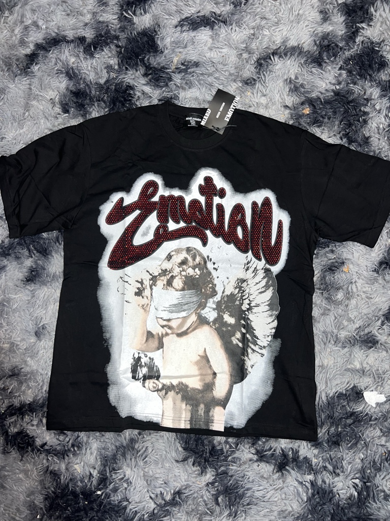 Emotion negra con rojo playera