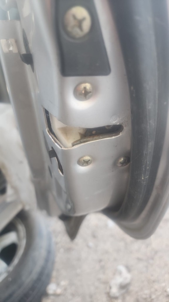 Chapa de puerta trasera copiloto Chery iQ 2012