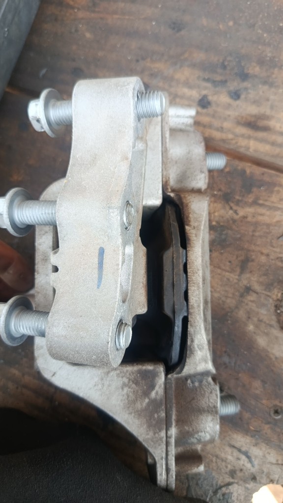 Soporte de motor derecho MG ZS 2021