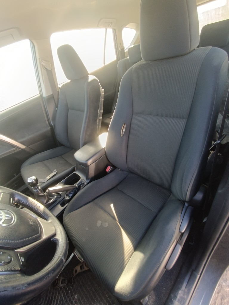 Butacas el par con detalle Toyota Rav4 2016