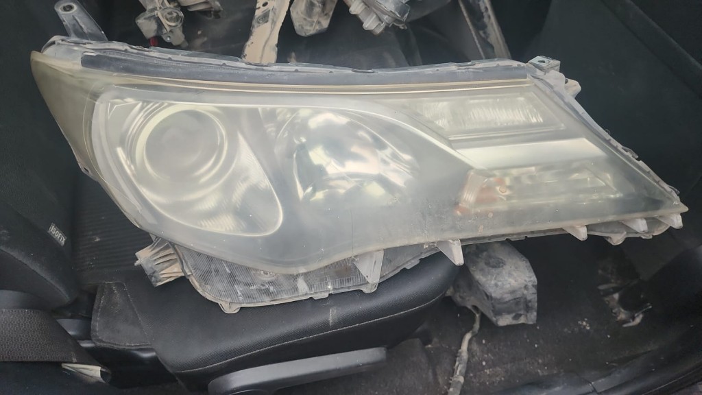 Foco delantero copiloto Toyota Rav4 2016