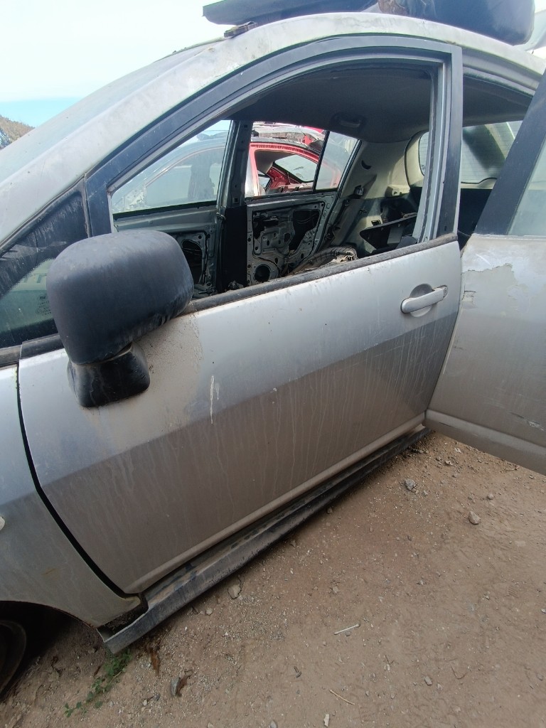 Puerta lata chófer Nissan Tiida SPORT 2010