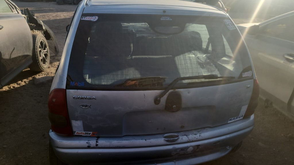 Portalon solo con vidrio Corsa 1.6 2006