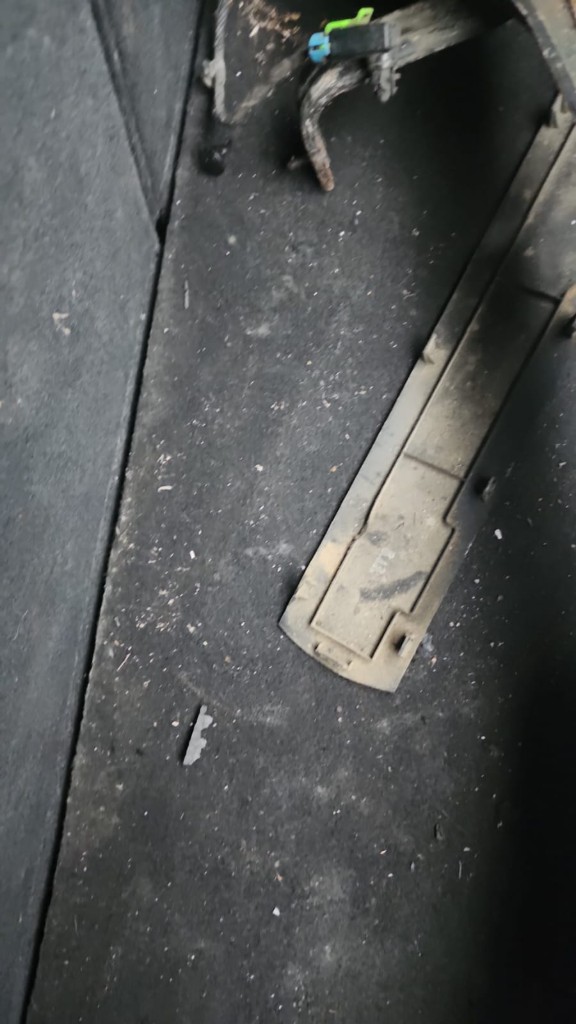 Tapa de maletero inferior Chevrolet Tracker 2013 al 2018