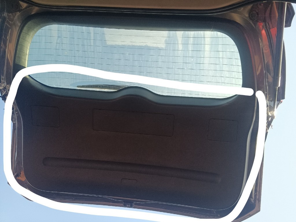 Tapiz de Portalon inferior Toyota Rav4 2016