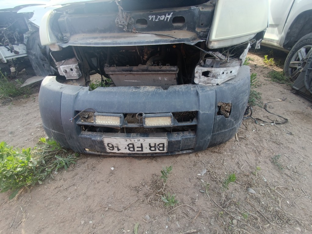Parachoque delantero con detalles partner 1.6 del 2006 al 2011