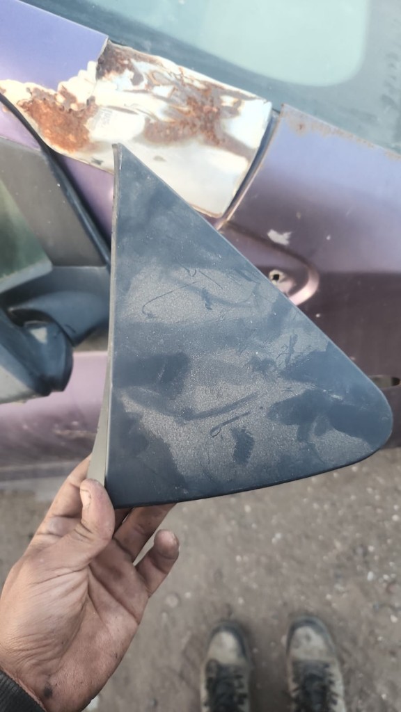 Tapa delant retrovisor yaris sport 2010