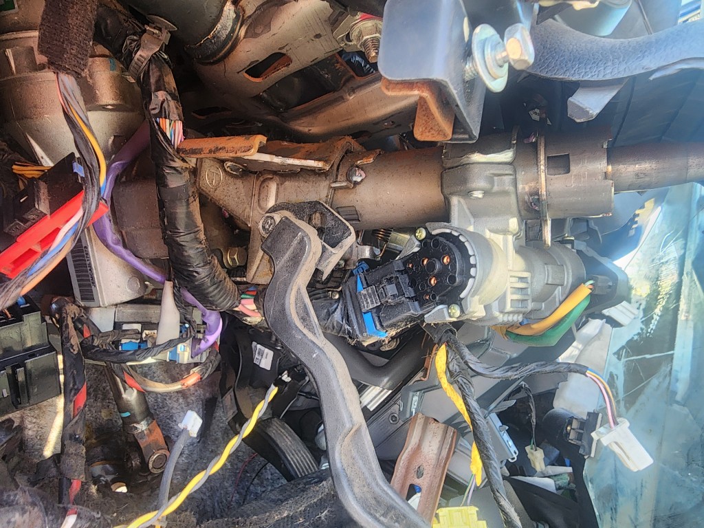 Columna de direccion con modulo eps de kia rio  5 1.4 año 2014