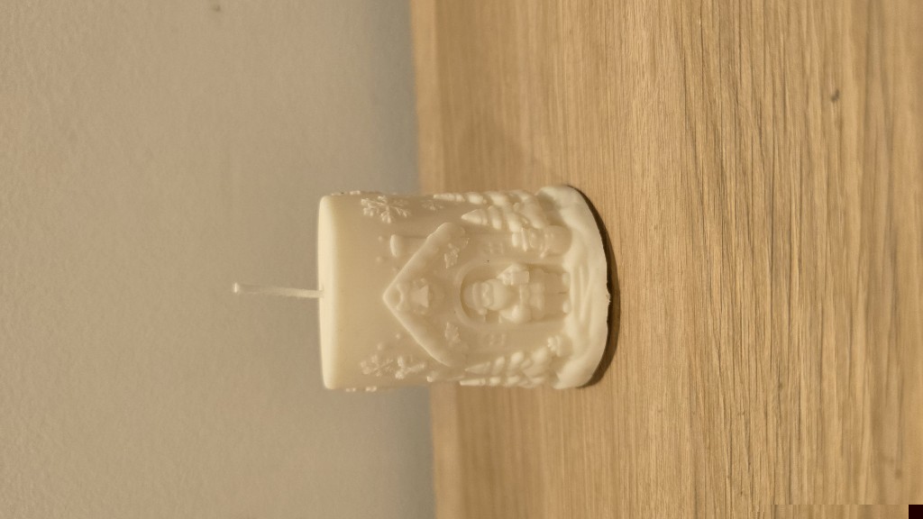 Vela blanca navideña