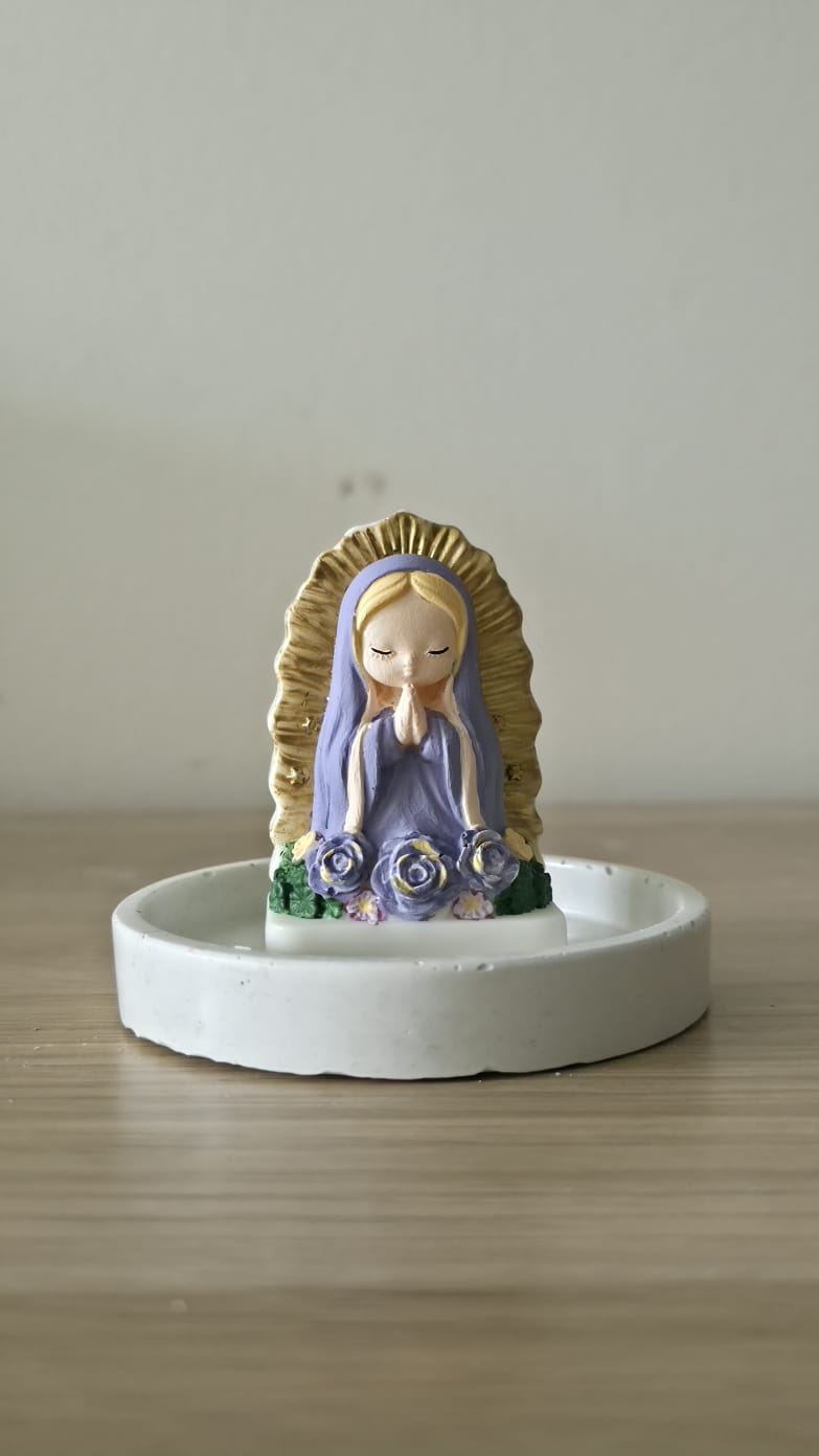 Figura religiosa Virgen María decorativa