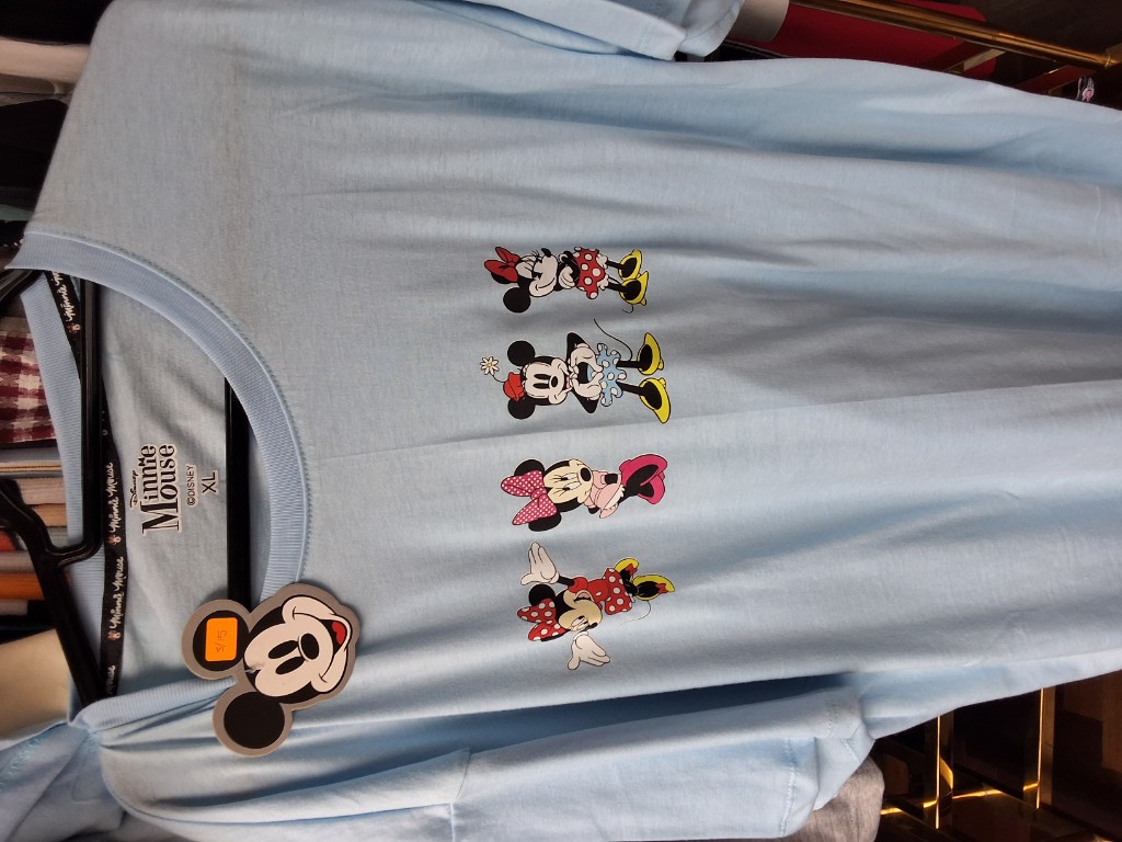 x Oversize Blue Minnies