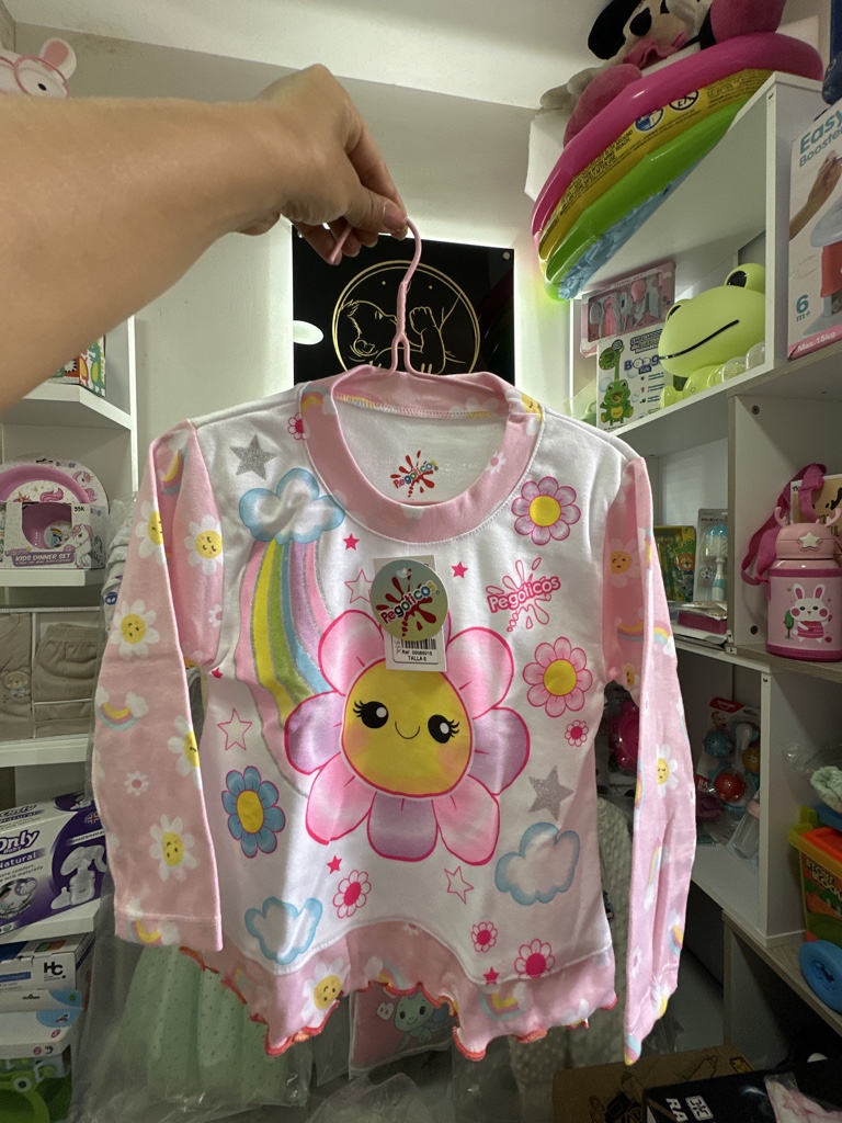 Pijama flor niña talla 4