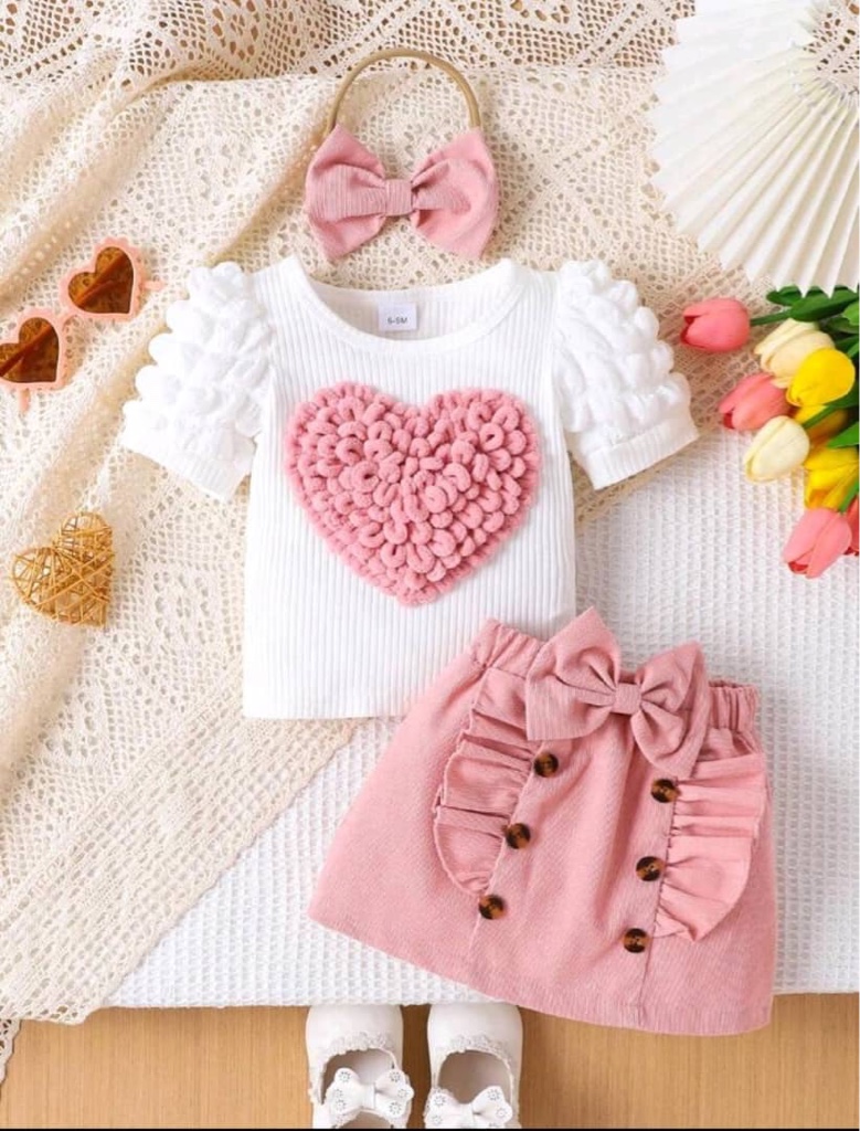 Set elegante de 3 piezas para niña: Blusa de manga corta casual con bordado de corazón, falda con volantes y gran moño, coletero rosa