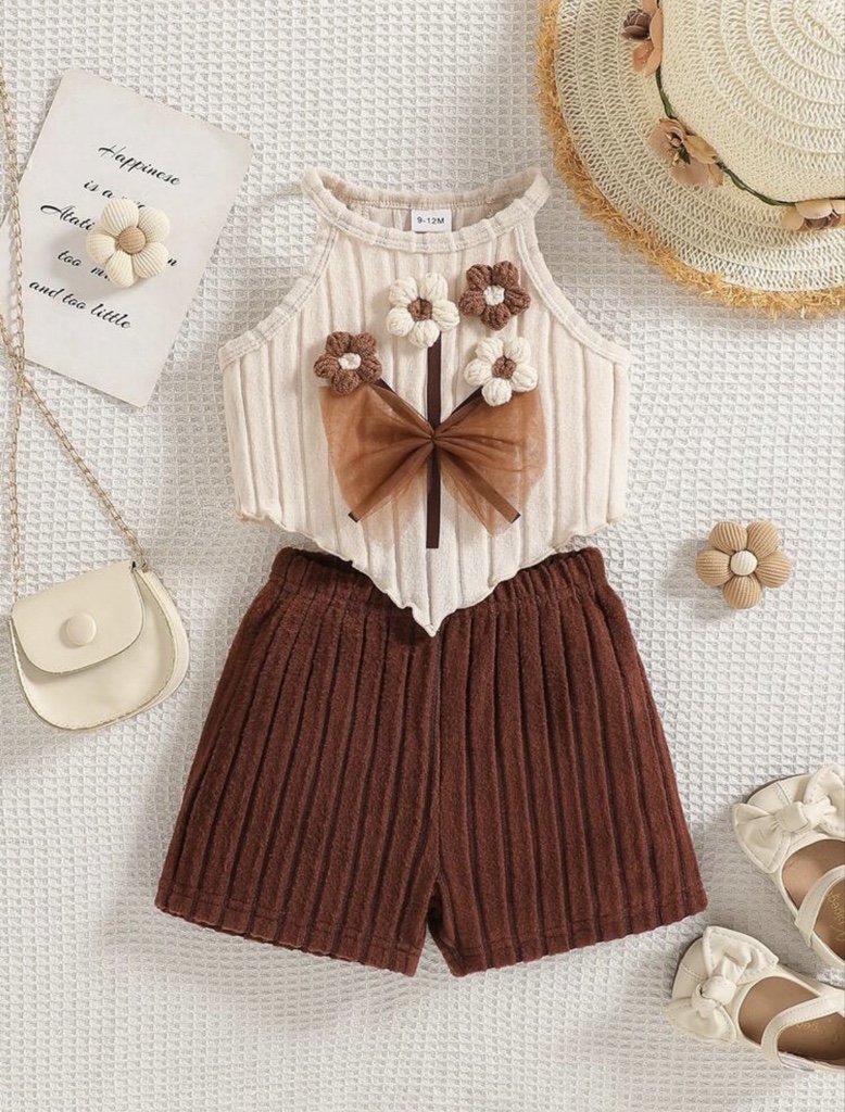 HAO6 Conjunto de moda para bebés niñas de 0-3 años: Camiseta de tirantes beige con flor de ganchillo y decoración de lazo, pantalones cortos acanalados marrones