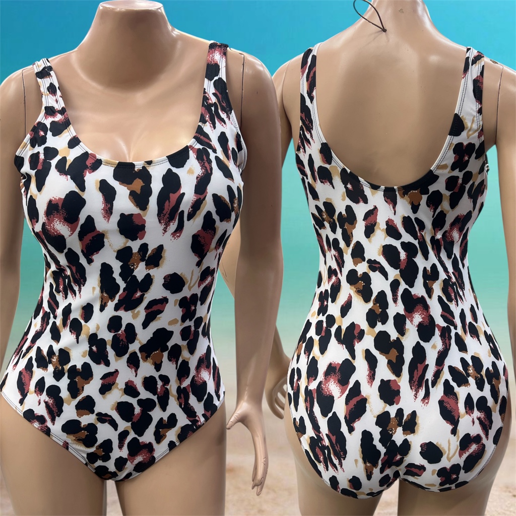 Talla M enterizo Print fondo blanco