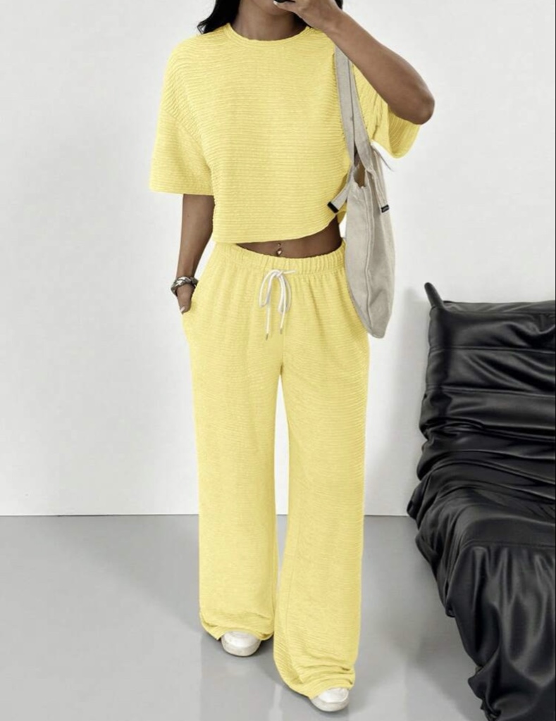 L Conjunto viajero sport amarillo mantequilla