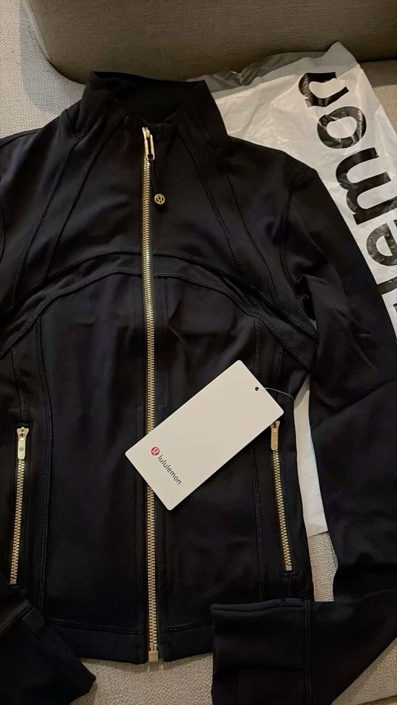 S.LULULEMON