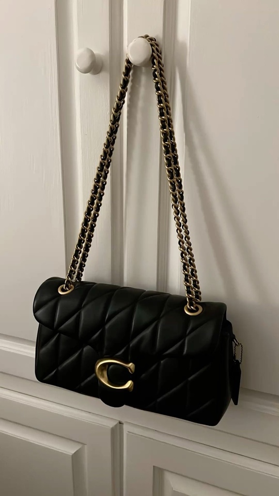B .COACH