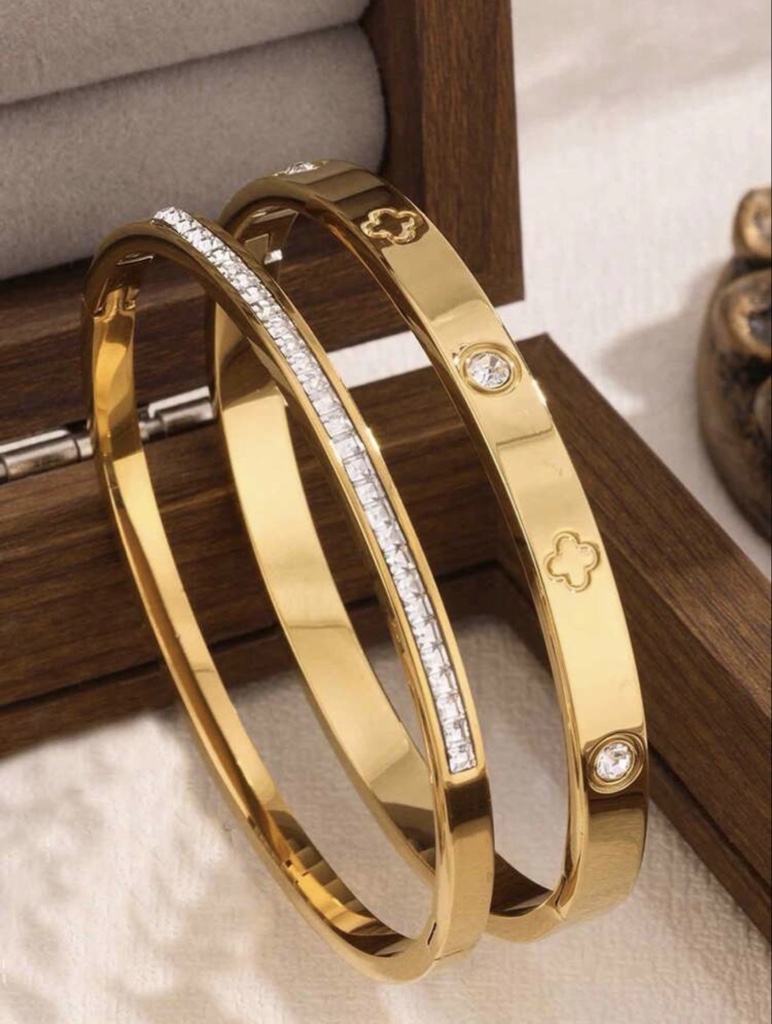 Pulsera dorada con circonias