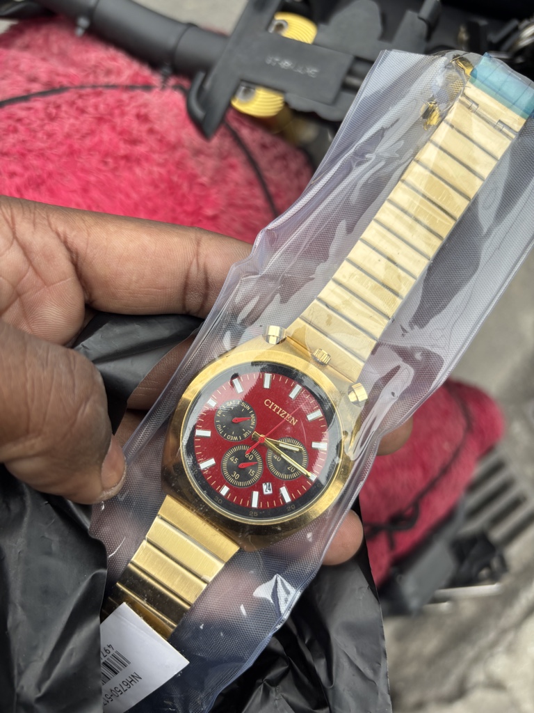 Citizen dourado
