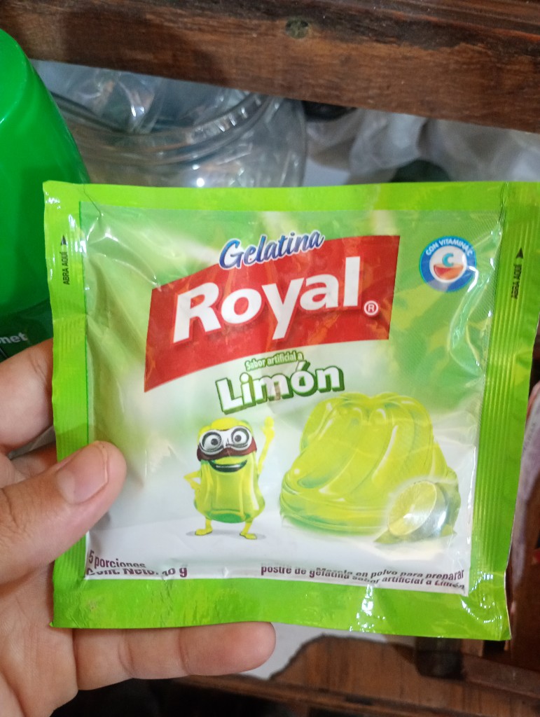 Royal gelatina limon