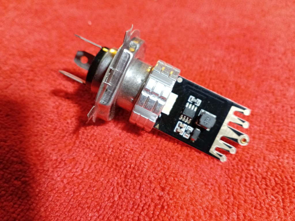 Foco led h4 amarillo/blanco (47)2429