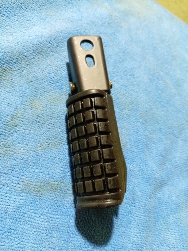 Posa pie trasero izq150z 2938(31)