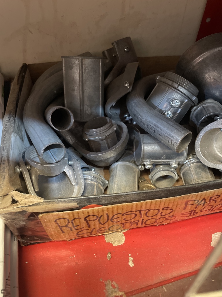 Repuestos Conectores eléctricos metálicos