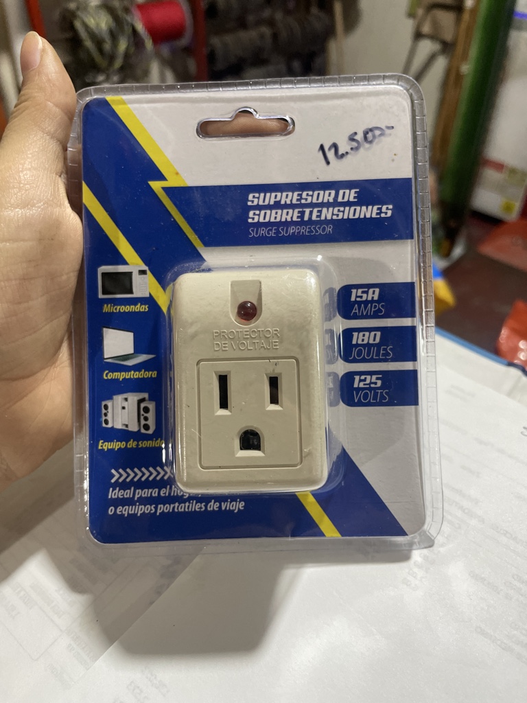 Supresor de sobretensiones blanco