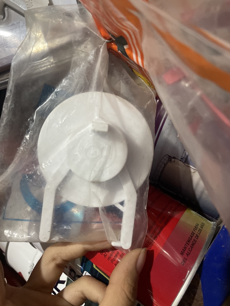 Válvula plastica blanca