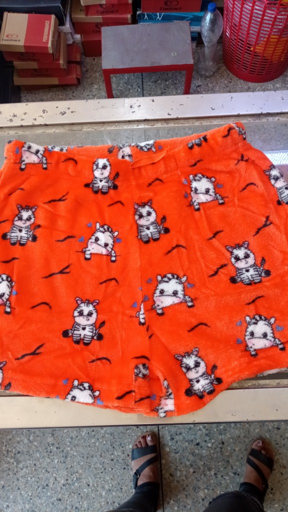SHORT PELUCHE