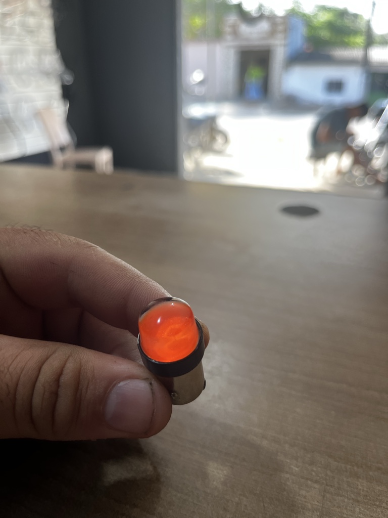 Luz do stop laranjada