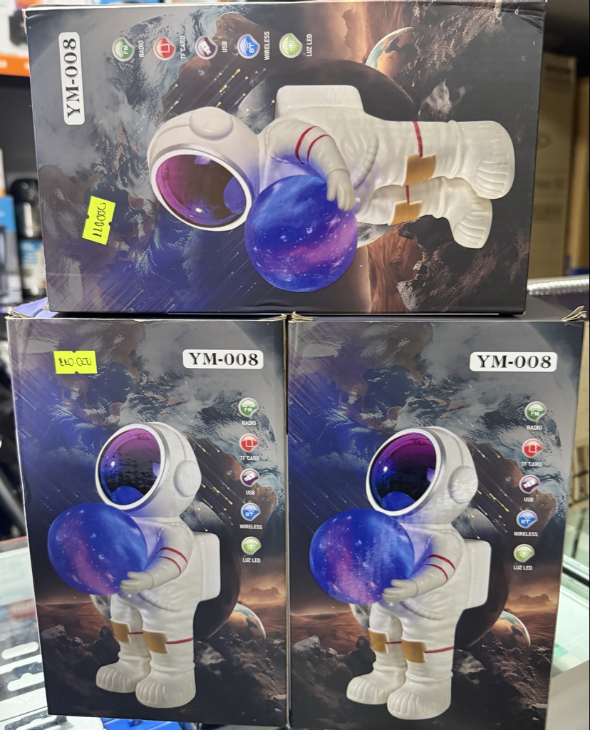Astronauta parlante YM-008