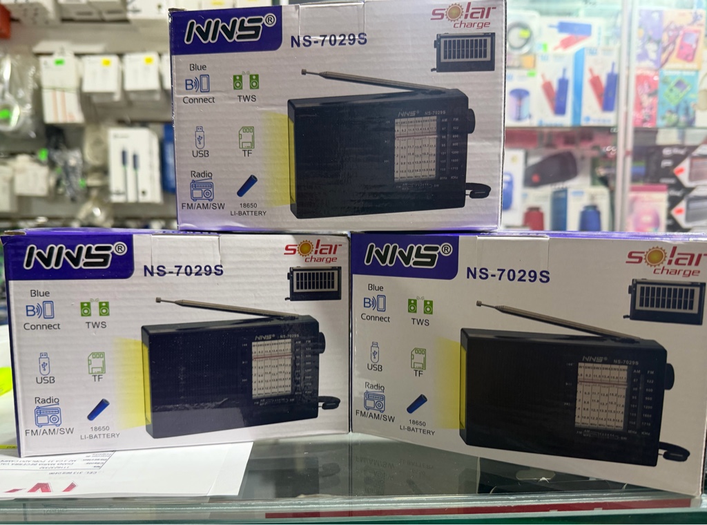NNS NS-7029S radio negro
