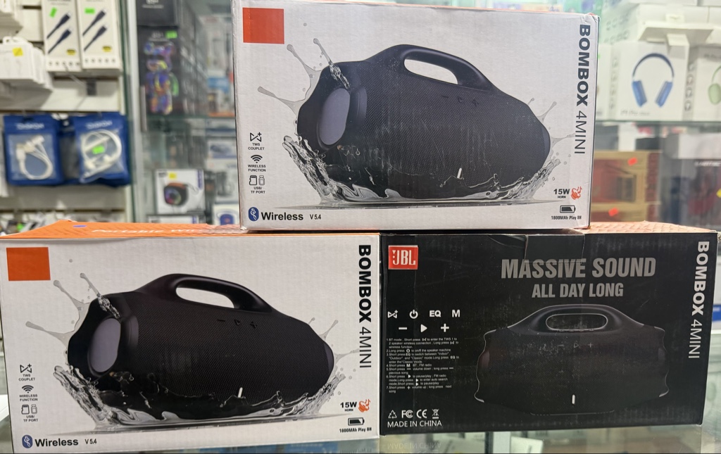 JBL Boombox 4 Mini negra
