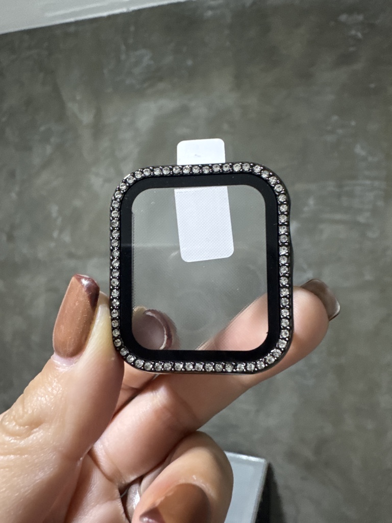 Bumper negro de brillos con pantalla