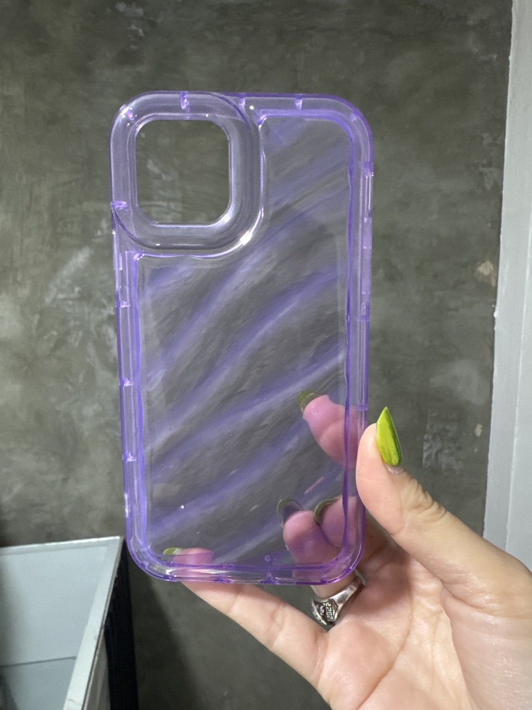 Case morado con relieve