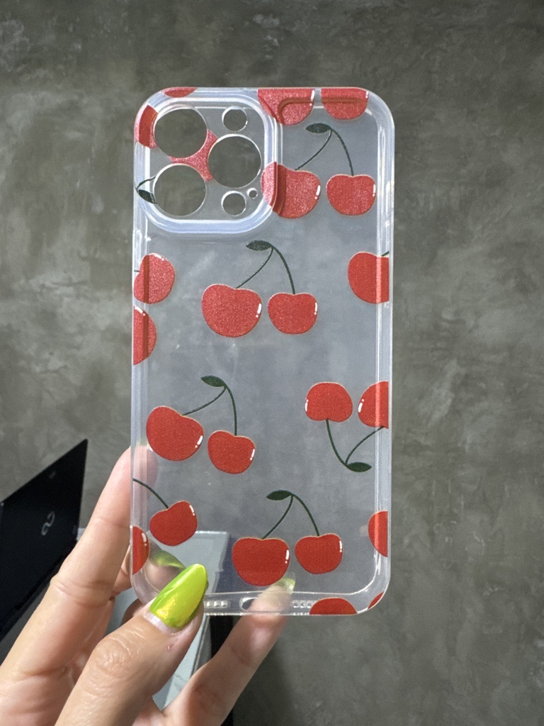 Case transparente con cerezas