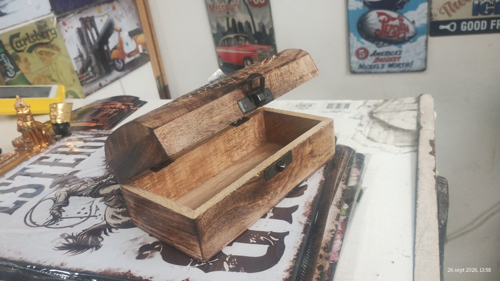 Caja de madera pequeña