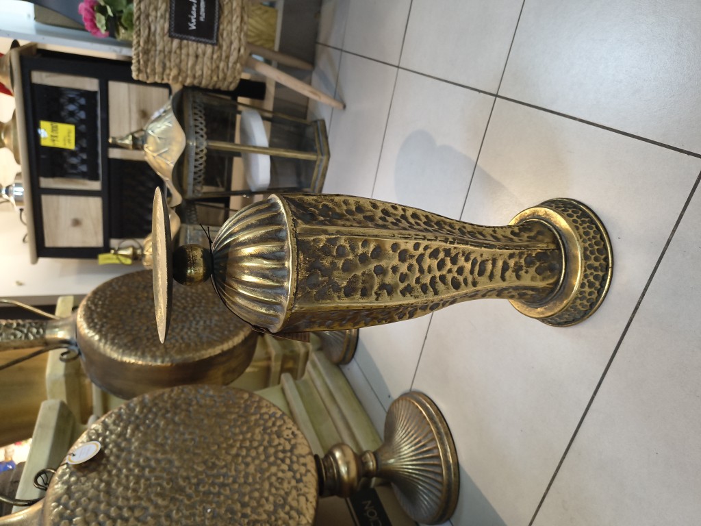 Candelabro largo dorado