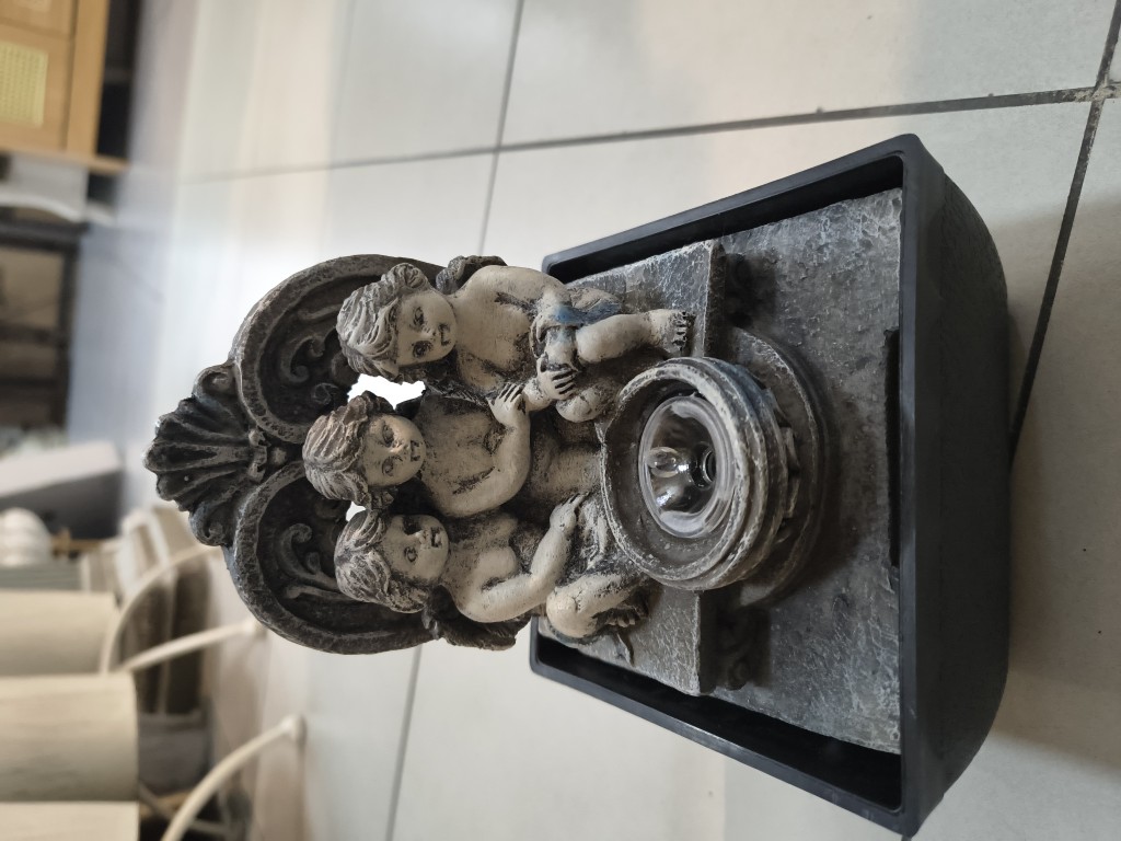 Angelitos gris fuente