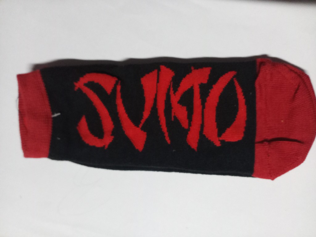Sumo soquetes negras y rojas